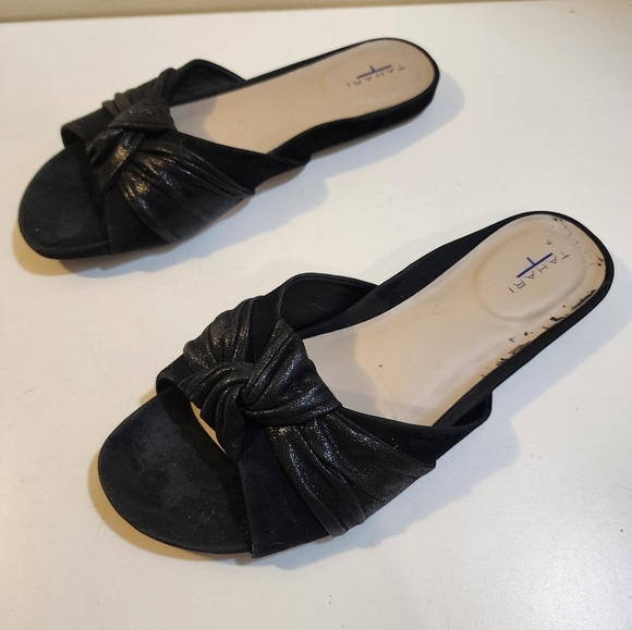 TAHARI Lauren Black Leather Upper Slides Sandasl size 11M - Picture 5 of 9